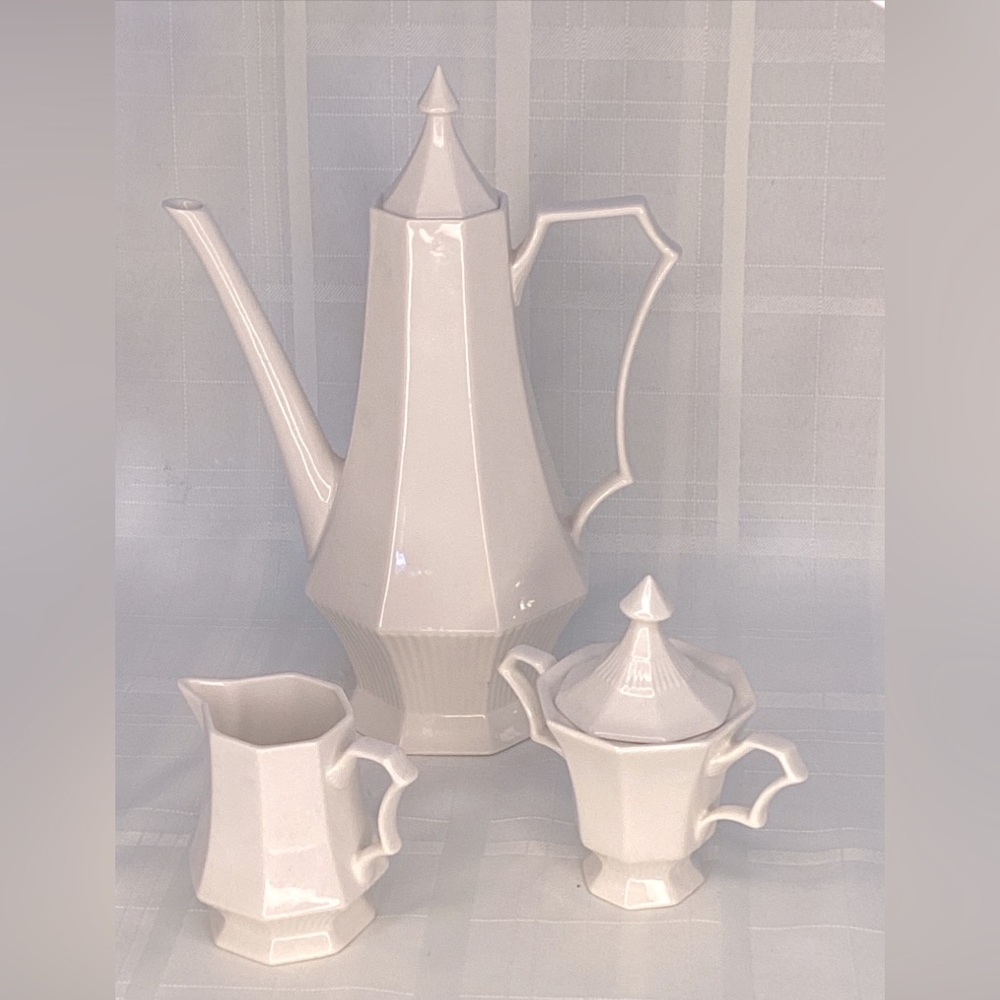 Independence Ironstone Castleton Japan Coffee Tea Pot Set Sugar Creamer